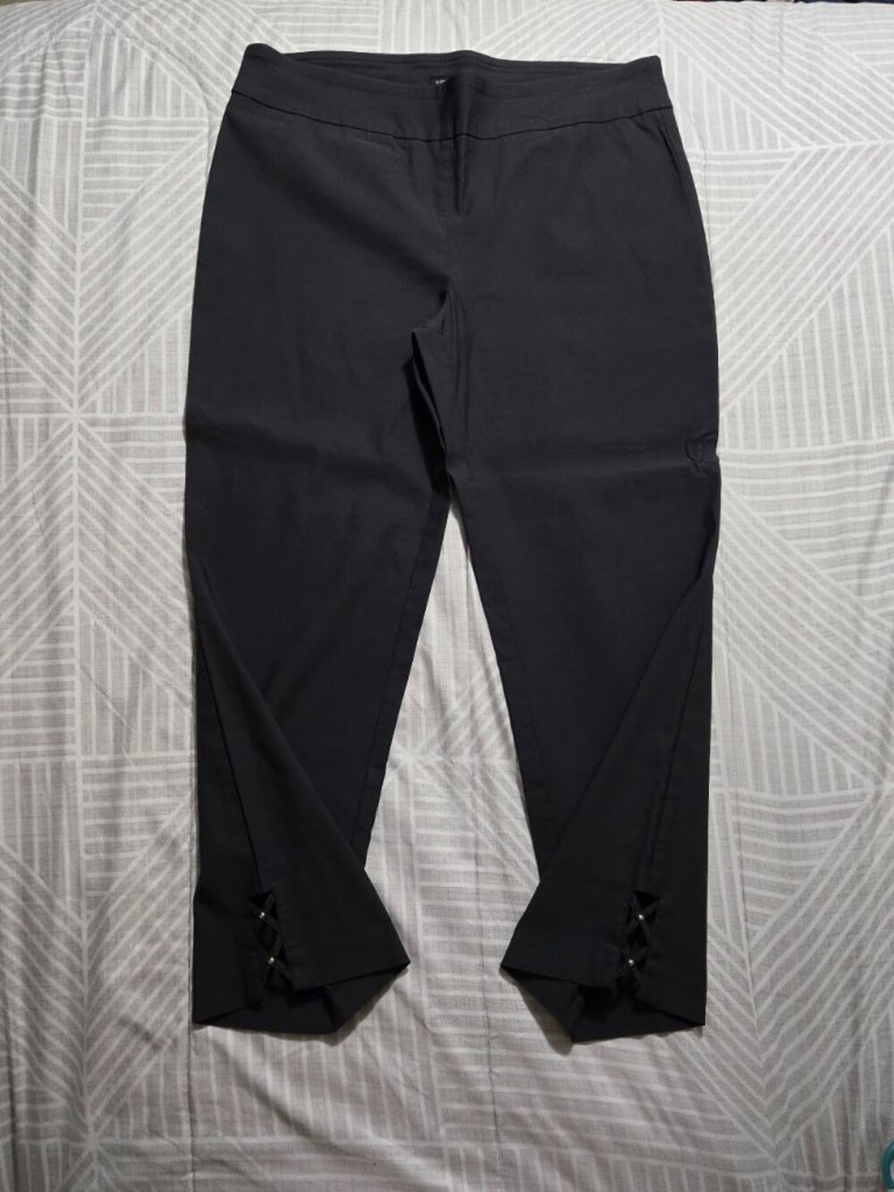 Counterparts Black Pull-On Cropped Pants Lattice Stud Hem 14